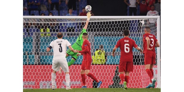 L'Italia rende più perfetta la partita di apertura della Coppa dei Campioni